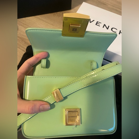 GIVENCHY 4G Pistachio Cross Bag. Brand new in box. Certificate and dust bag - Picture 8 of 15